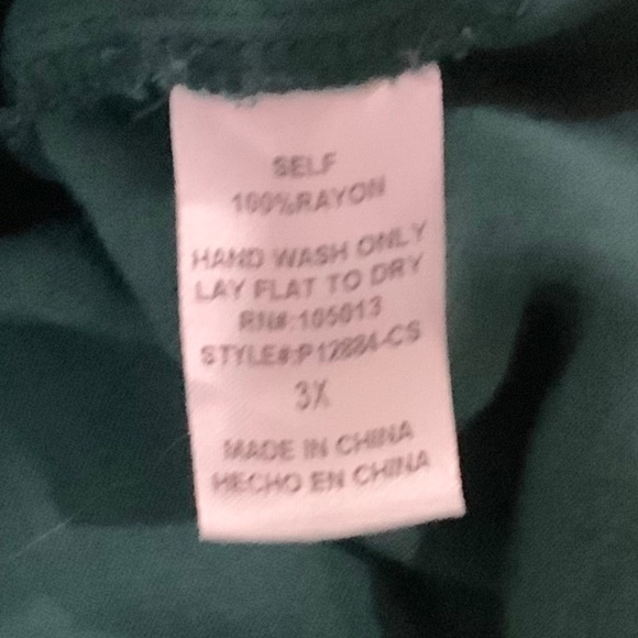 Embroidered Green Floral 3/4 Bell Sleeve Boho Top Plus Size 3X - Picture 8 of 9